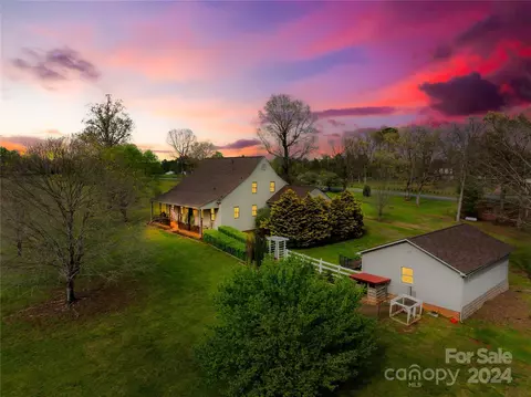 Shelby Road Farmhouses
