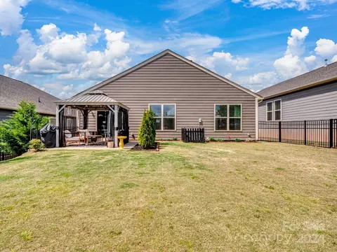 Exterior - 3203 Bridgewater St, Lancaster, SC 29720 photo 6 of 8