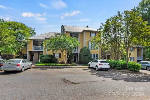 3224 Selwyn Farms Ln, Charlotte, NC 28209