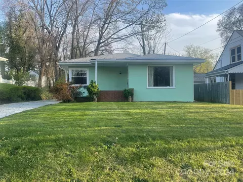 22 Davenport Rd, Asheville, NC 28806