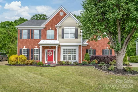 4935 King Arthur Dr, Charlotte, NC 28277