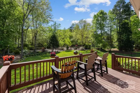 5028 Hidden View Dr, Mint Hill, NC 28227