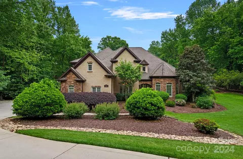 11324 Lauren Ln, Davidson, NC 28036