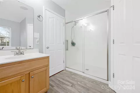 Bath - 113 Snooks Path, Mars Hill, NC 28754 photo 1 of 4
