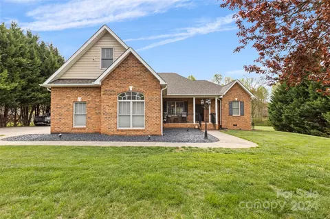 171 Donsdale Dr, Statesville, NC 28625