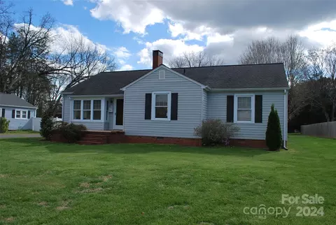 764 Yadkinville Rd, Mocksville, NC 27028