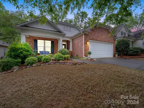 3527 Darlington Rd, Matthews, NC 28105
