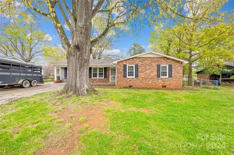 1010 Radio Rd, Statesville, NC 28677