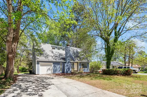 6815 Arroyo Dr, Charlotte, NC 28227