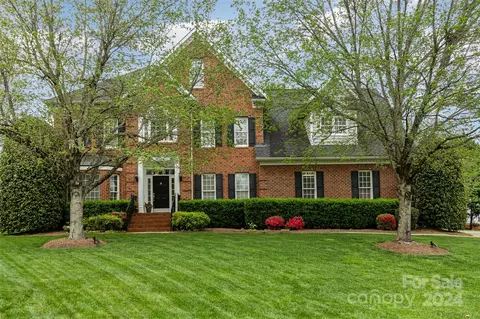 8903 Brackenhouse Ln, Waxhaw, NC 28173