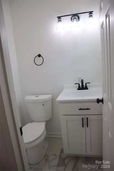 829 E John St, Matthews, NC 28105 photo 10
