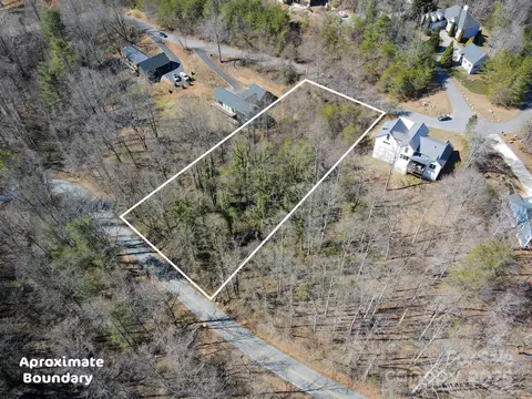 28 Wind Stone Dr, Asheville, NC 28804