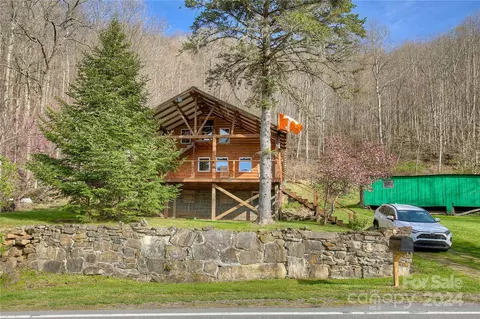 3198 Nc 261 Hwy, Bakersville, NC 28705