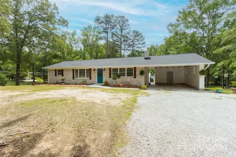 Exterior - 111 Colonial Ave, Lancaster, SC 29720 photo 9 of 11