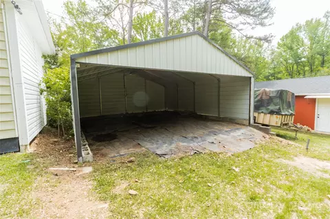 Exterior - 111 Colonial Ave, Lancaster, SC 29720 photo 3 of 11