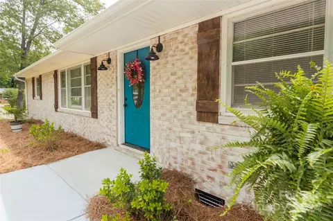 111 Colonial Ave, Lancaster, SC 29720