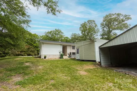Exterior - 111 Colonial Ave, Lancaster, SC 29720 photo 5 of 11