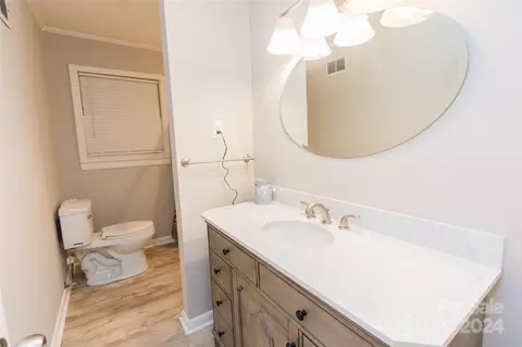 Bath - 111 Colonial Ave, Lancaster, SC 29720 photo 3 of 7