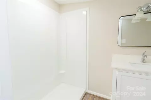 Bath - 111 Colonial Ave, Lancaster, SC 29720 photo 1 of 7