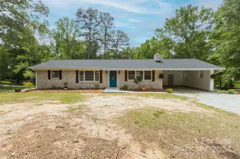 Exterior - 111 Colonial Ave, Lancaster, SC 29720 photo 10 of 11