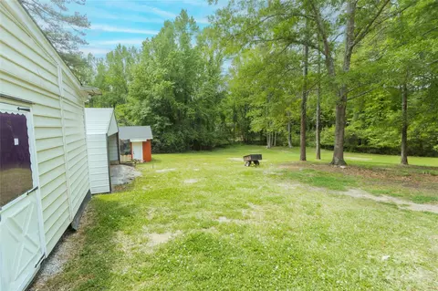 Exterior - 111 Colonial Ave, Lancaster, SC 29720 photo 2 of 11