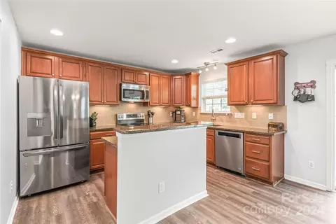 Kitchen - 11616 Mud Dr, Midland, NC 28107 photo 4 of 5
