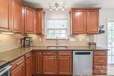 Kitchen - 11616 Mud Dr, Midland, NC 28107 photo 2 of 5