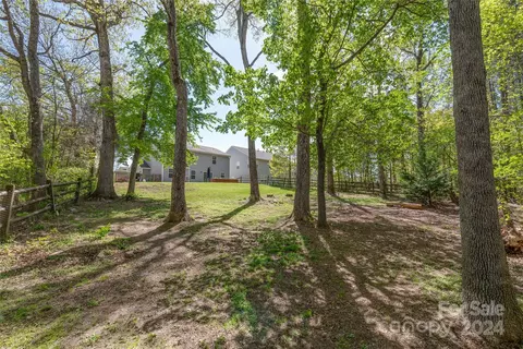 Exterior - 11616 Mud Dr, Midland, NC 28107 photo 6 of 9