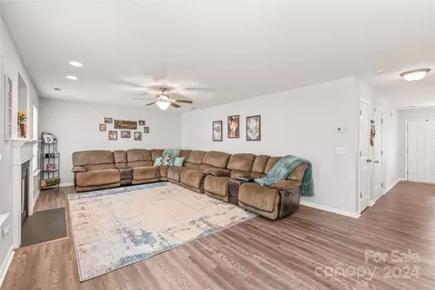 Living - 11616 Mud Dr, Midland, NC 28107 photo 2 of 3