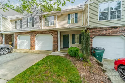 4587 Antelope Ln, Charlotte, NC 28269