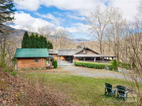 398 Heggie Ln, Waynesville, NC 28785