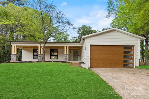 7336 Rollingridge Dr, Charlotte, NC 28211