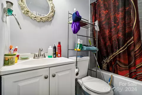 Bath - 105 Witherspoon St, Lancaster, SC 29720 photo 1 of 1