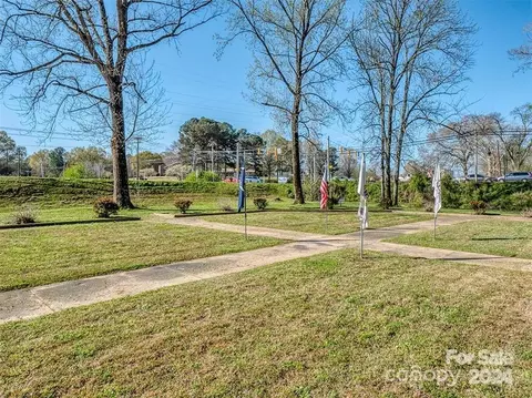 Exterior - 105 Witherspoon St, Lancaster, SC 29720 photo 3 of 5