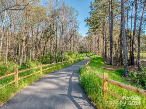 View/Area - 105 Witherspoon St, Lancaster, SC 29720 photo 1 of 2