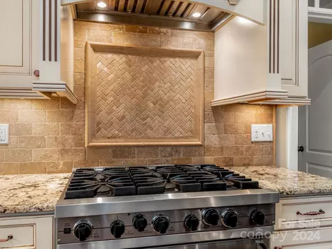 Kitchen - 18507 Square Sail Rd, Cornelius, NC 28031 photo 4 of 5