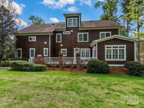 Exterior - 18507 Square Sail Rd, Cornelius, NC 28031 photo 8 of 9