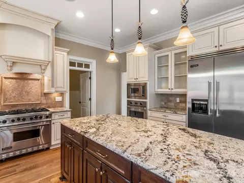 Kitchen - 18507 Square Sail Rd, Cornelius, NC 28031 photo 3 of 5