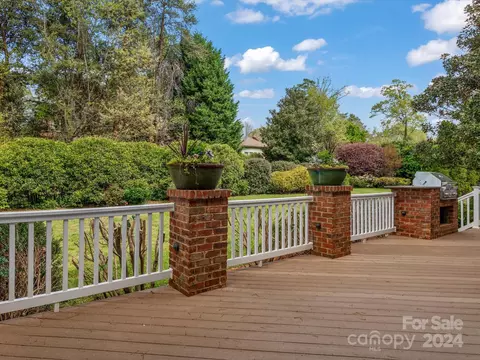 Exterior - 18507 Square Sail Rd, Cornelius, NC 28031 photo 5 of 9