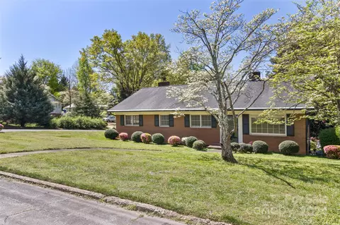 211 Tate St, Morganton, NC 28655