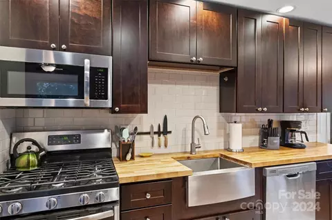 1508 Brook Rd, Charlotte, NC 28205
