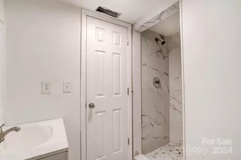 Bath - 710 Sloop Ave, Kannapolis, NC 28083 photo 6 of 7