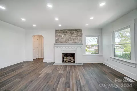 Living - 710 Sloop Ave, Kannapolis, NC 28083 photo 4 of 6