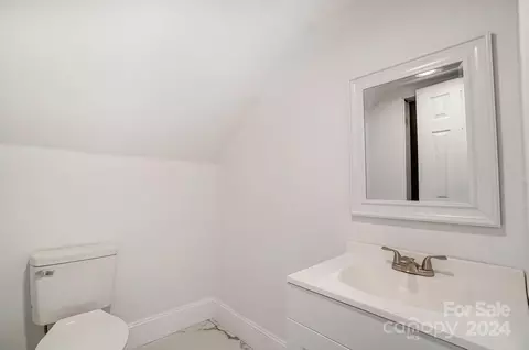 Bath - 710 Sloop Ave, Kannapolis, NC 28083 photo 5 of 7