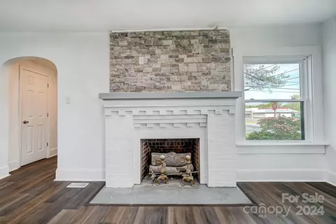 Living - 710 Sloop Ave, Kannapolis, NC 28083 photo 5 of 6