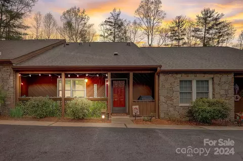 4 Calico Ln, Etowah, NC 28729