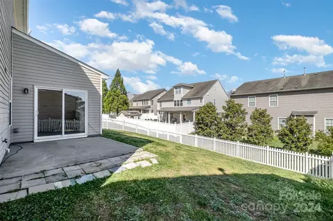 Exterior - 10936 Tailwater St, Davidson, NC 28036 photo 3 of 7