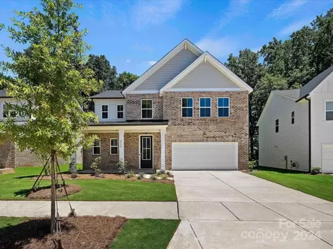 8118 Franklin Trail St, Mint Hill, NC 28227