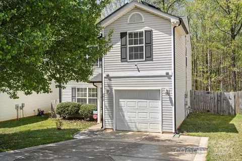 2617 Mulberry Pond Dr, Charlotte, NC 28208