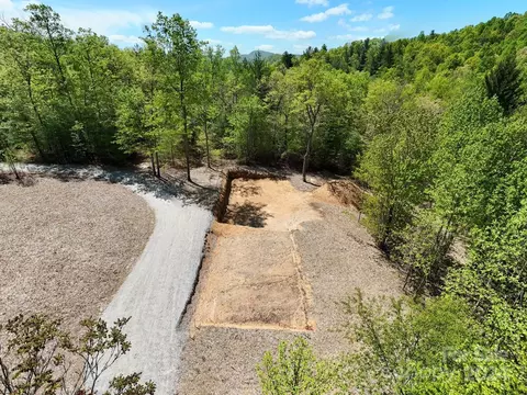 593 Mountain View Church Rd, Zirconia, NC 28790